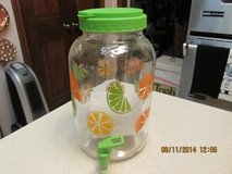 Sun Tea Glass Gallon Jar With Spigot // New w/Label in Luke AFB, Arizona