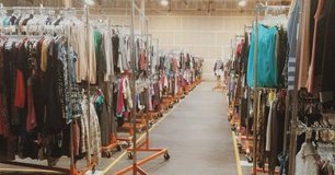 Clothing for sale Mens Women and Children in Bartlett, Illinois