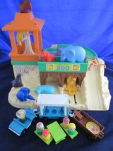 VINTAGE Fisher Price Little People FPLP #916 Zoo in Glendale Heights, Illinois