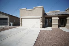 Beautiful 3 bedroom 2 bath duplex w/ 2 Weeks Free! in Fort Bliss, Texas