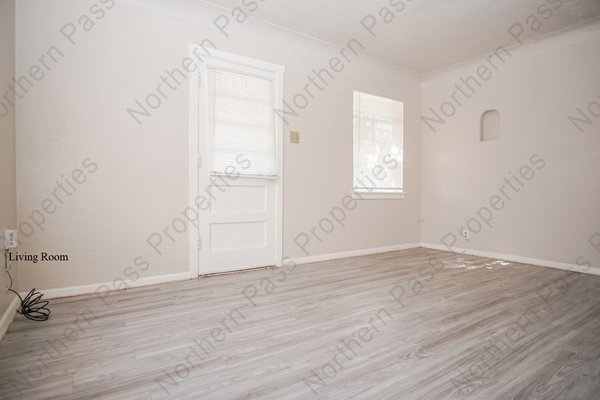 Cozy 2 BDR Duplex With Laundry Hookups! in REmilitary
