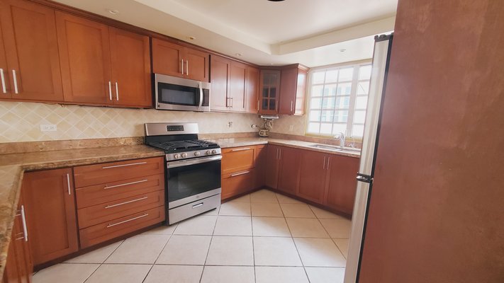 GREAT FAMILY HOME FOR RENT IN GUAYNABO 4/3.5 in REmilitary