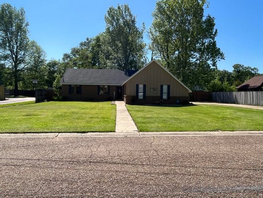 28 Roanoke Circle, Columbus, MS 39705 in REmilitary