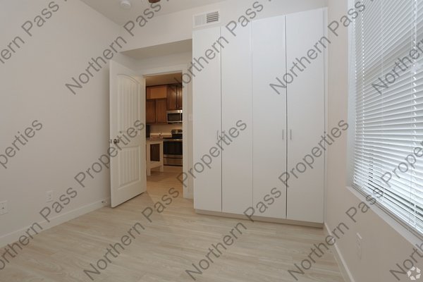 Sleek 2 BDR Apartment Near Zaragoza! in REmilitary