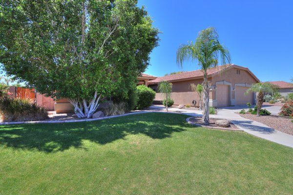 5 Bed, 3.5 Bath, Pool, Gated, big lot in REmilitary