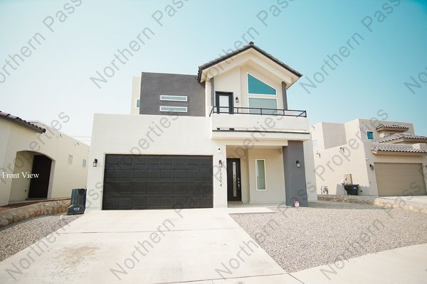 Gorgeous two-story home awaiting its new tenants! in REmilitary