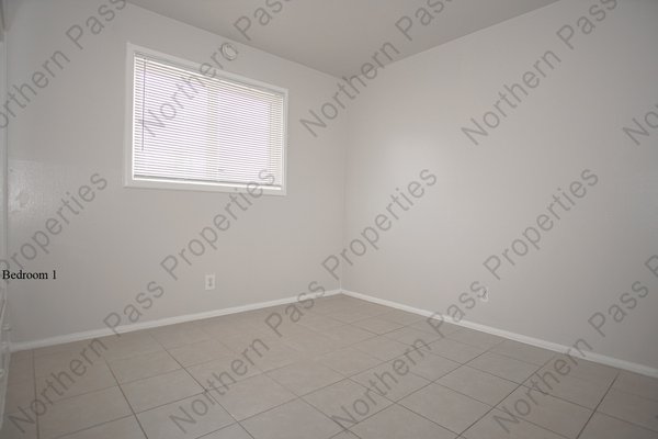 1 cozy bedroom Apt Near Basset! in REmilitary