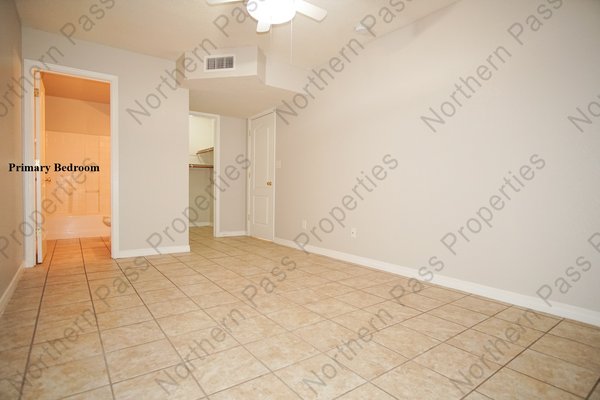 2 Bedroom Apt. w/Ref AC!! 2 Weeks Free Rent! in REmilitary