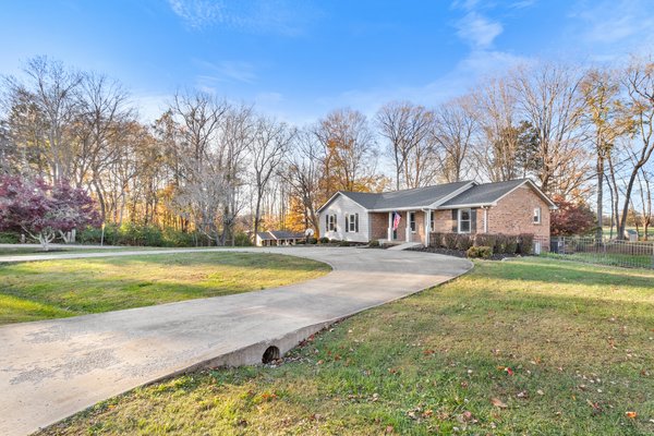 Ranch with unfinished basement & Rossview Schools! in REmilitary