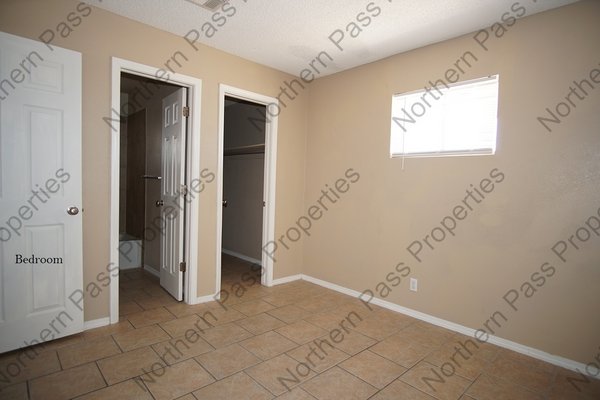 Cozy 2 BDR Apt!! w/ 2 Weeks Free Rent! in REmilitary