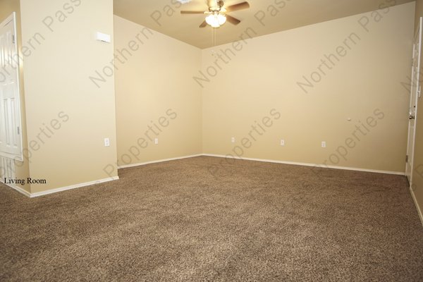 2 BDR Open Concept Lower Valley Apt! in REmilitary