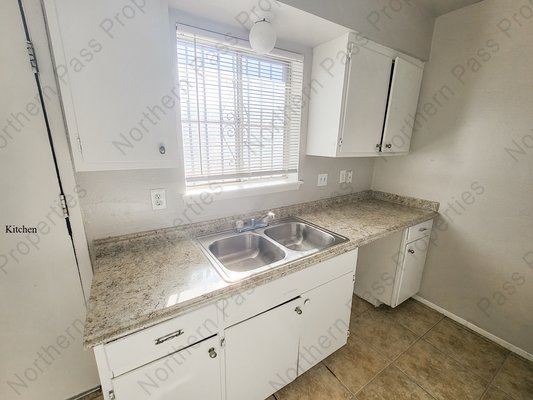 Adorable 2 Bedroom Westside Apt! in REmilitary