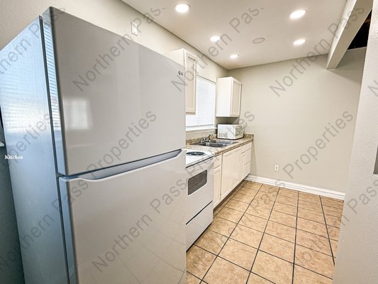 Cozy 1-BDR Apartment with Refrigerated AC!! in REmilitary