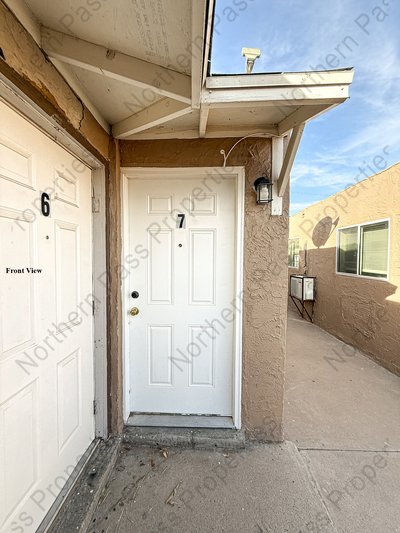 A Charming 1-Bedroom APT w/ REFRIGERATED AC! in REmilitary