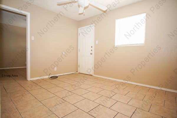 Cozy 1 BDR Apt- Water Included! 2 Weeks Free Rent! in REmilitary