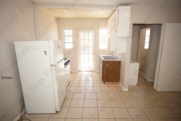 Cozy Studio Near Downtown! w/ Water Included in REmilitary