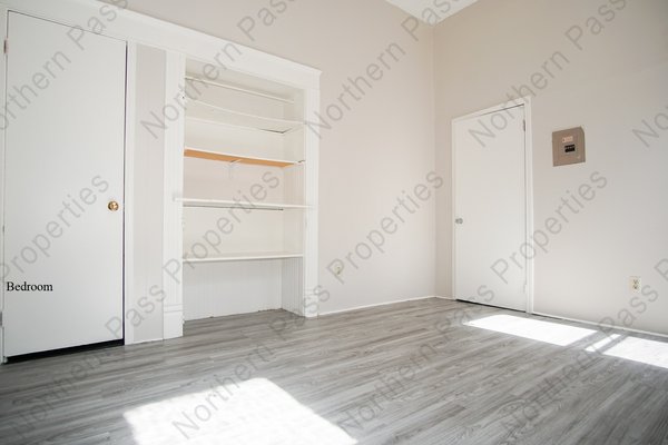 Adorable 1 BDR Apartment Close to Downtown! in REmilitary