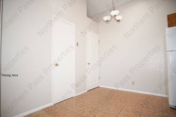 Cozy 2 BDR Apartment Near Parkland HS! in REmilitary