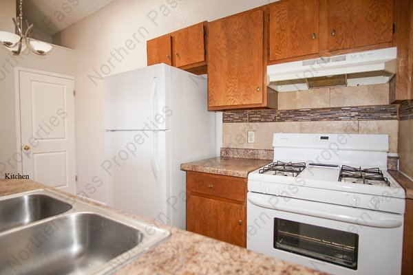 Cozy 2 BDR Apartment Near Parkland HS! in REmilitary